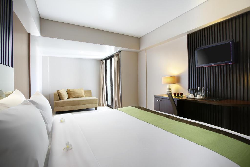 Сьюит (Суперлюкс с кроватью размера «king-size»), Hotel Santika Kuta