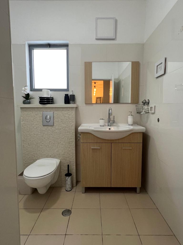 דירת גן מדרך עוז Garden Apartment