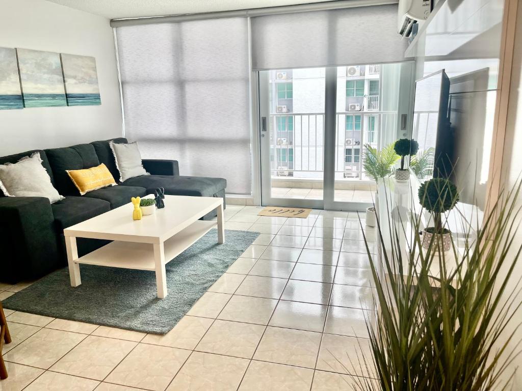 Isla Verde Beach Modern apartment photo 1