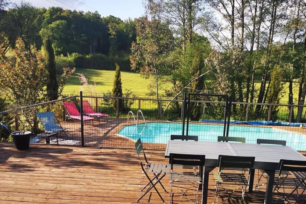 Maison architecte en bois avec piscine et jacuzzi