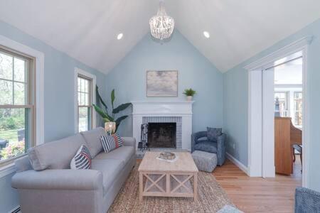 The Poppy - Serene Cape Cod Haven with Game Room photo 1