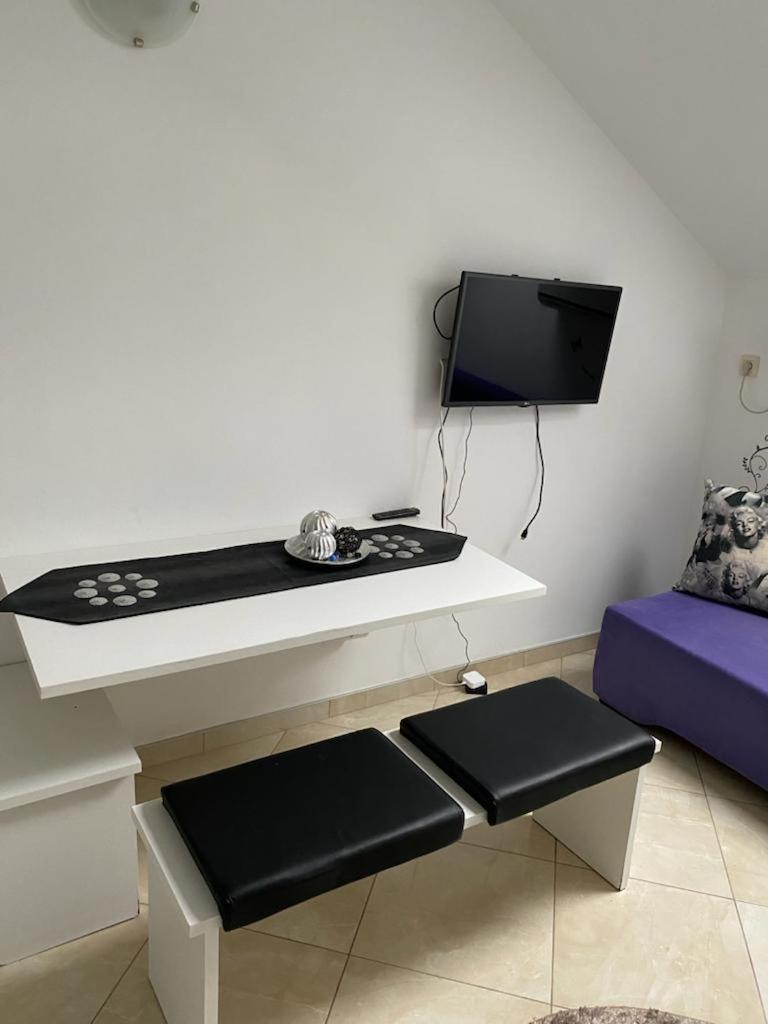 RIVIERA APARTS photo 3