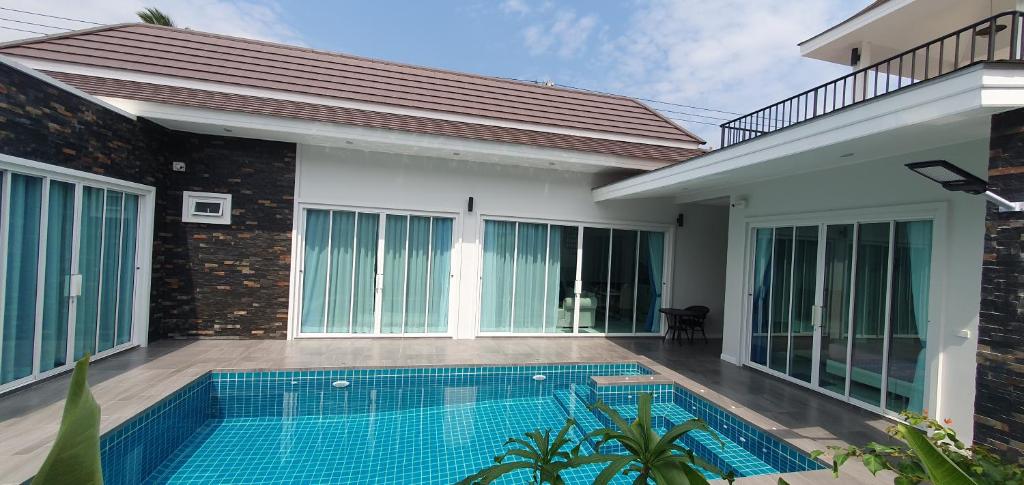 Aranya pool villa photo 4