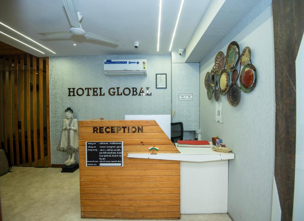 Hotel Global photo 2