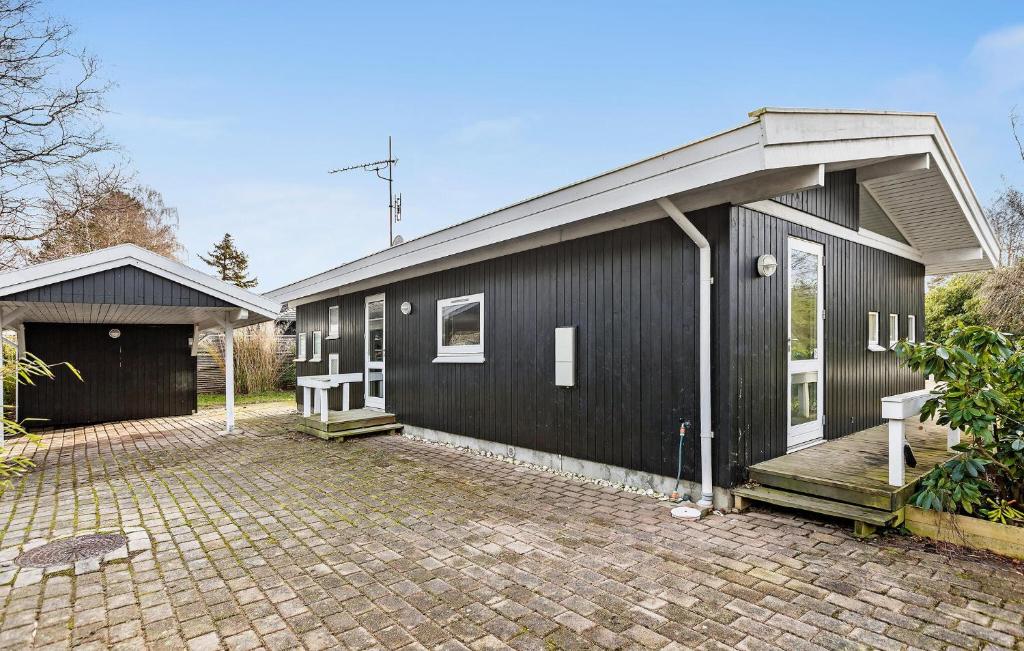 3 Bedroom Nice Home In Hornbk photo 1