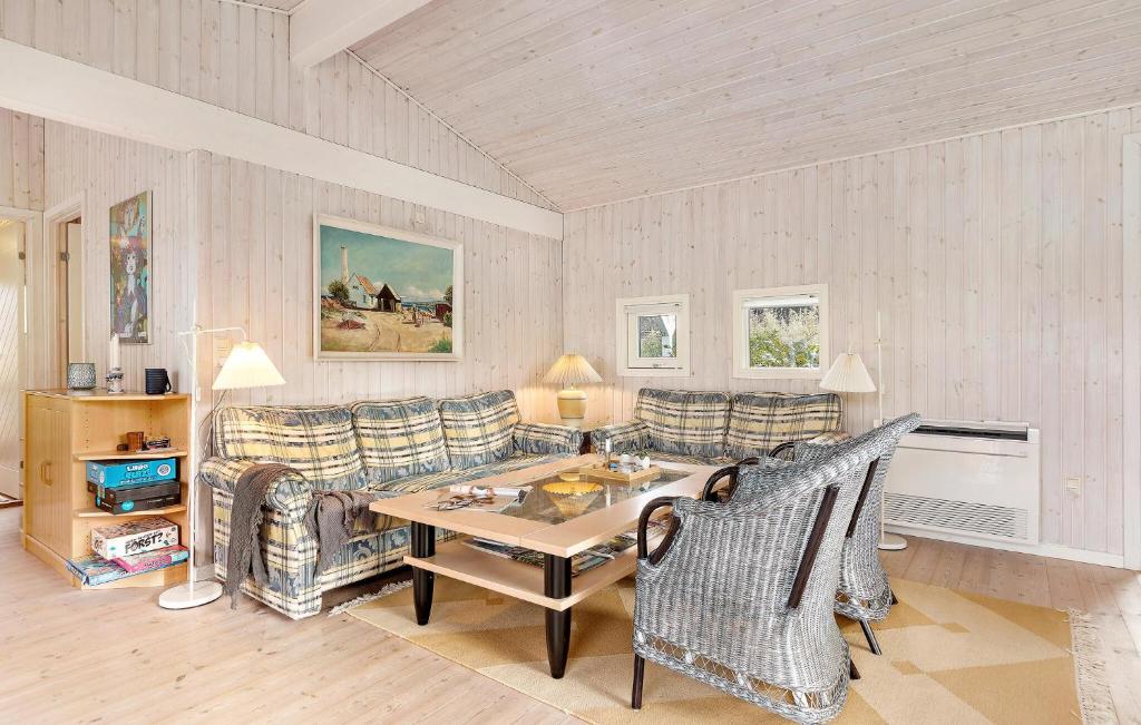 3 Bedroom Nice Home In Hornbk photo 3