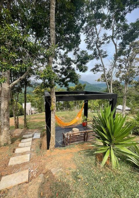 Cabana nas montanhas com piscina photo 4