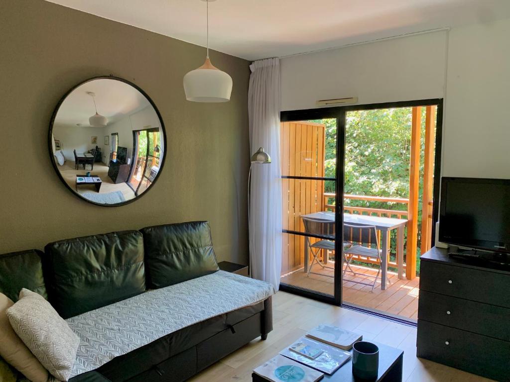 Bel appartement cosy dans résidence avec piscine 5 minutes plage