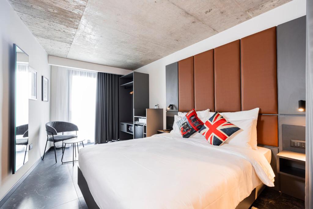 The Londoner Hotel St. Julian's
