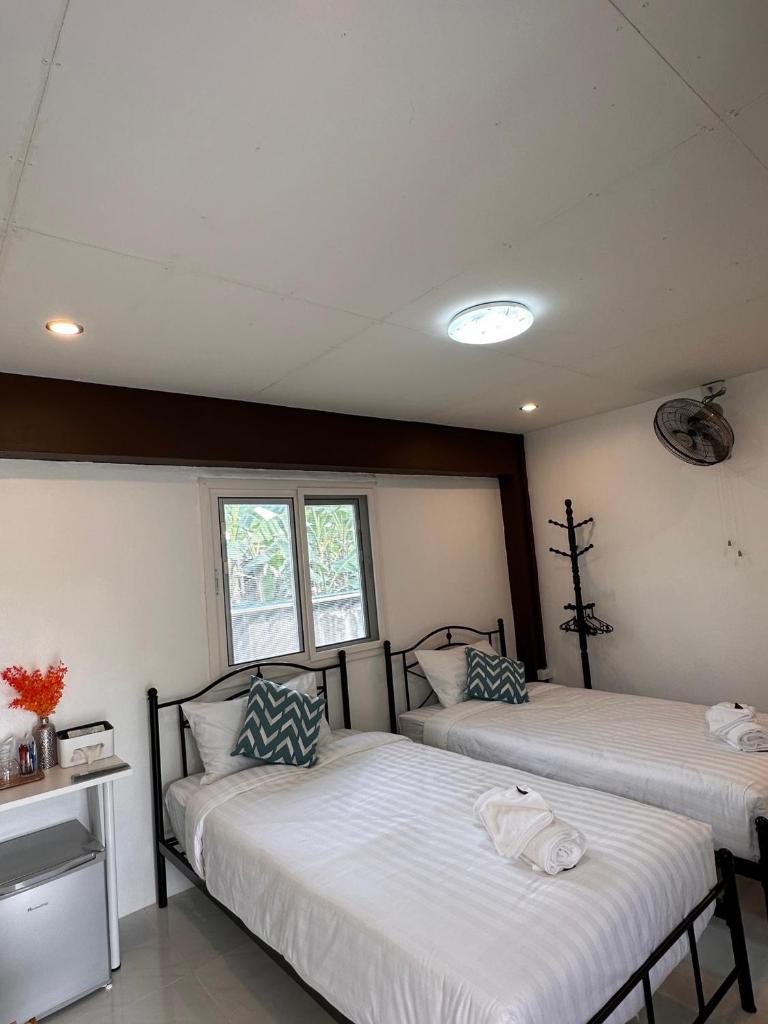 Luxe Nan Twin Bed Room photo 3