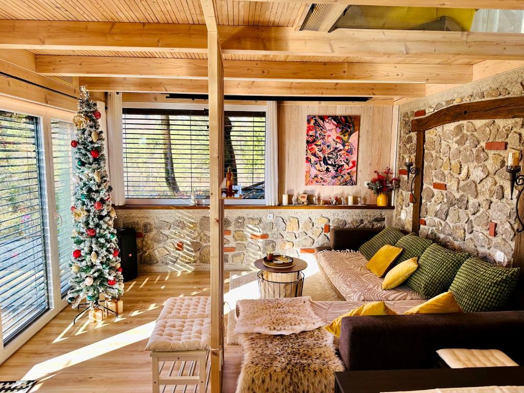 Romantic cabin with hot/cold tub and finnish sauna photo 3