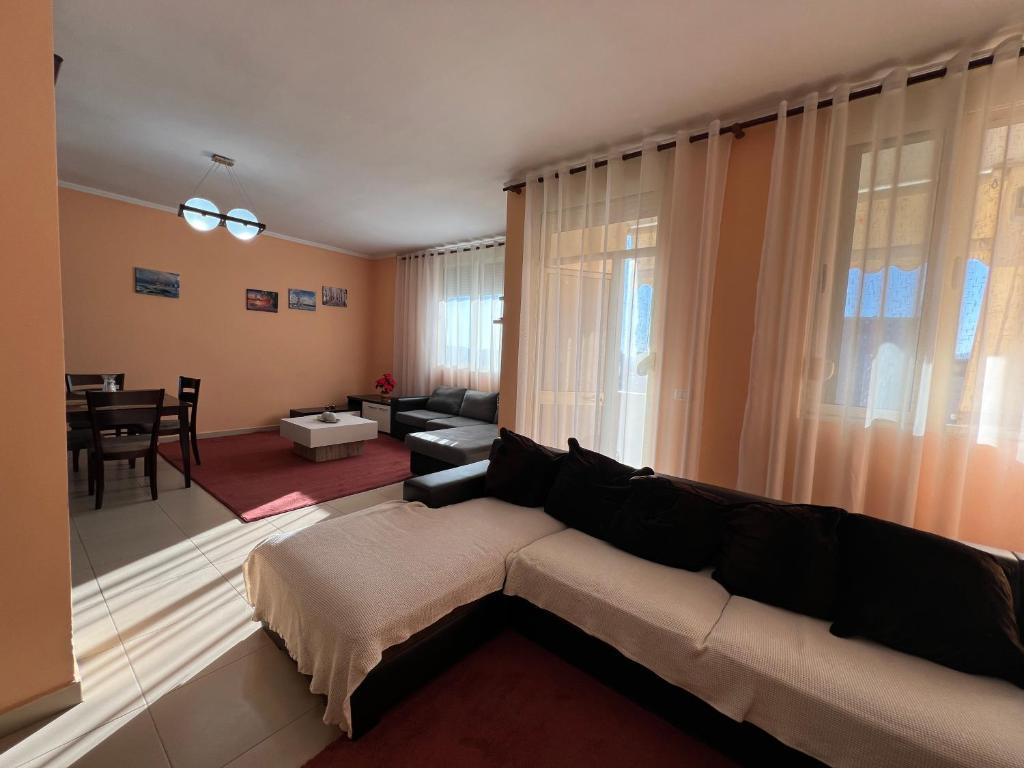 Elbasan center family apartment n.42 photo 1