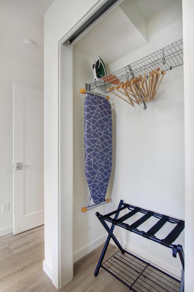 Gorgeous NEW Townhome on Capitol Hill, Close to Everything! photo 3