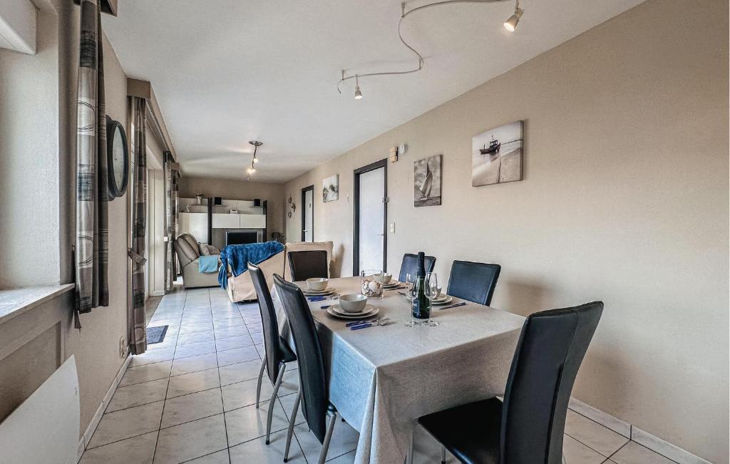 Stunning Home In Koksijde With Kitchen photo 4