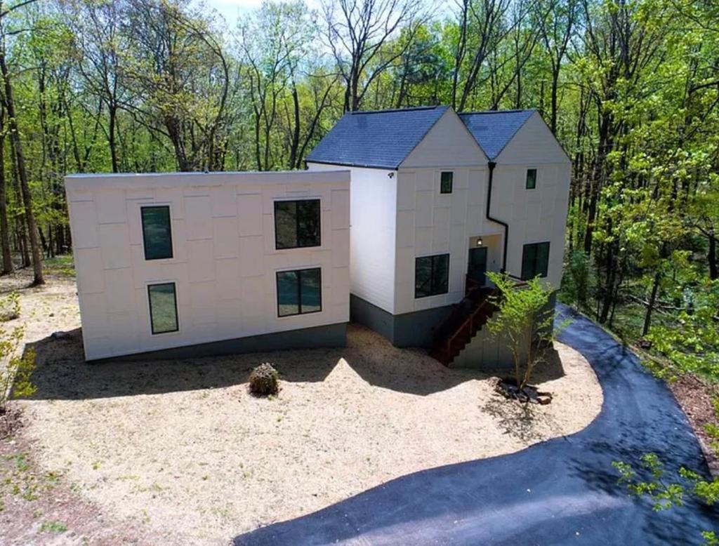 The Getaway House ATL Budget Room image