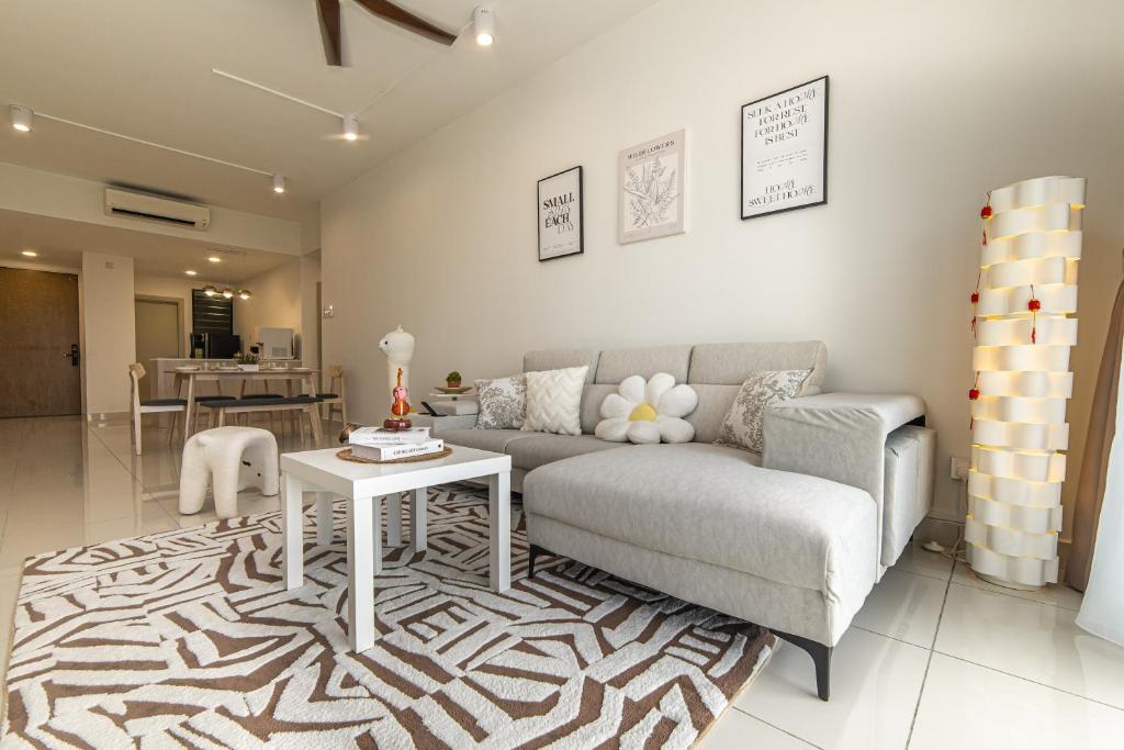 Midvalley Ins MUJI 2BR 6Pax Mosaic Southkey by Our Stay photo 3