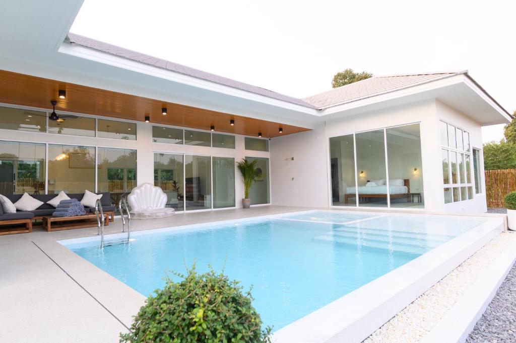 Gems Pool Villa Chanthaburi