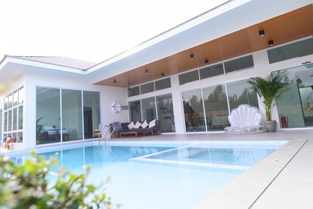 Gems Pool Villa Chanthaburi photo 3