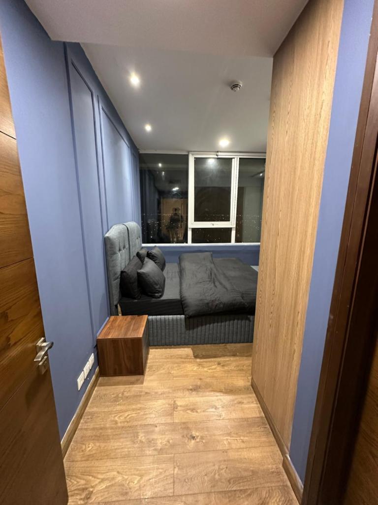 The pent house, penta square photo 2