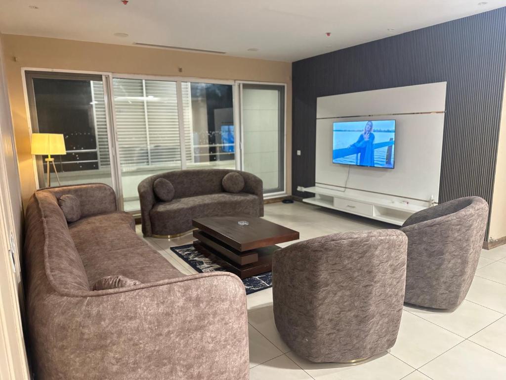 The pent house, penta square photo 4