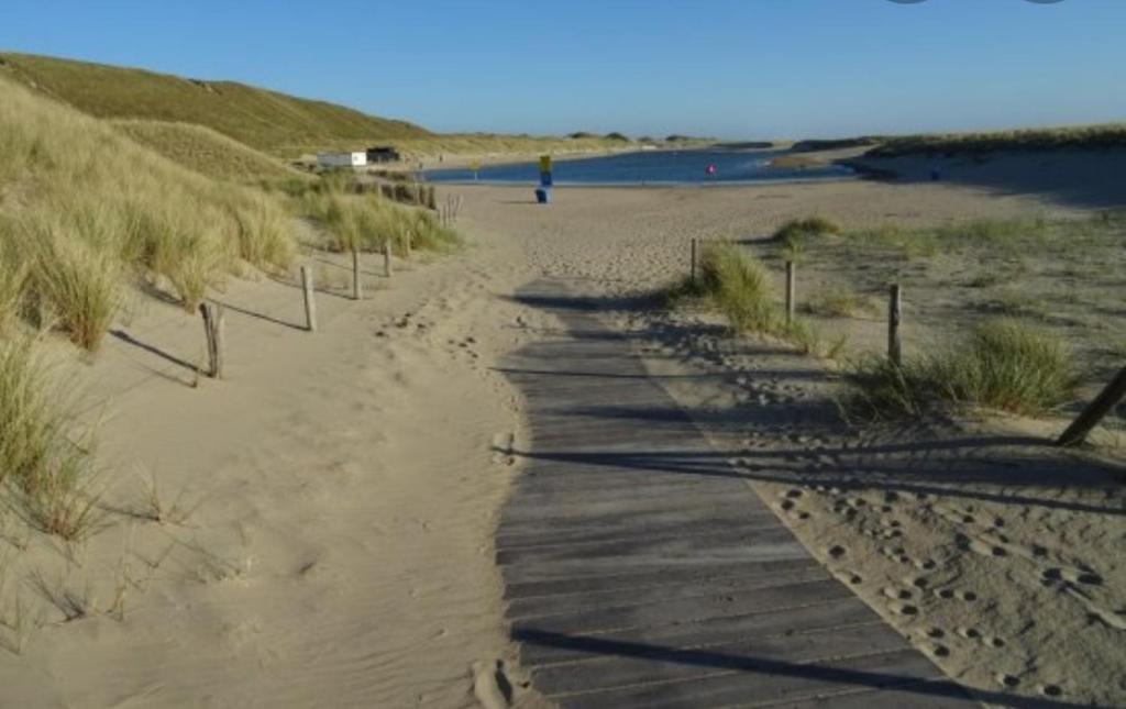Knusse vakantiewoning in Camperduin - Tap to explore photos