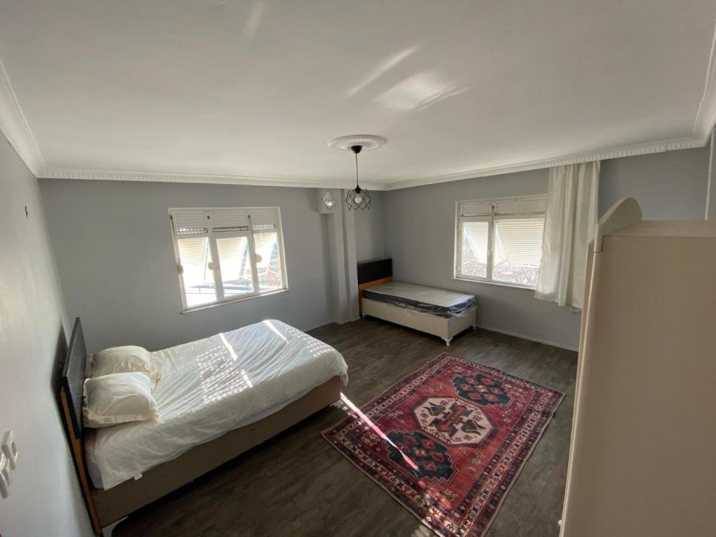 Triplex house 2 photo 1