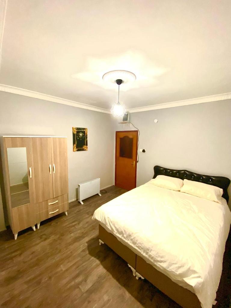 Triplex house 2 photo 3