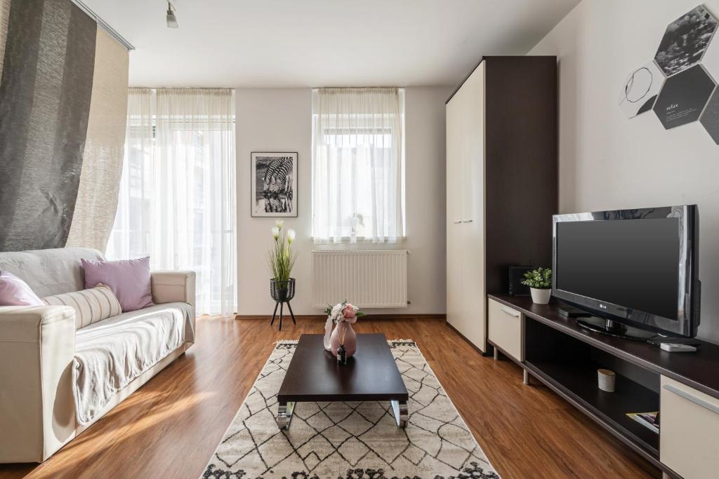 Harmony Hideaway Apartment - Tap to explore photos