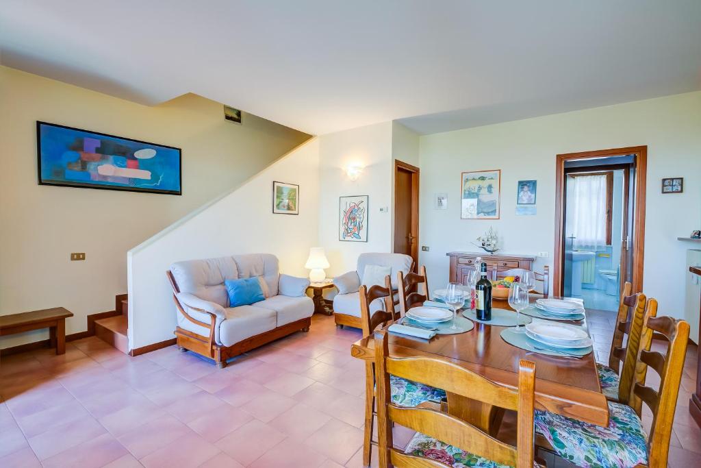 Falke House relax and lake view - Happy Rentals photo 4