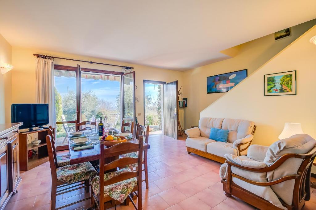 Falke House relax and lake view - Happy Rentals photo 3