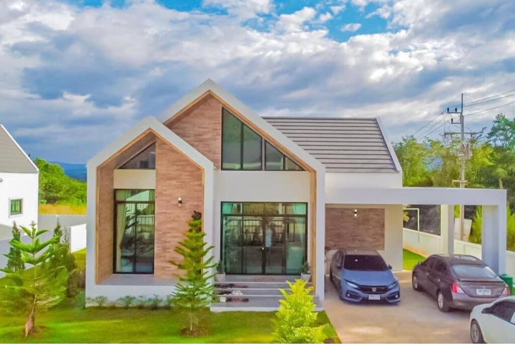 Khaoyai Pool Villa 4 Bedrooms