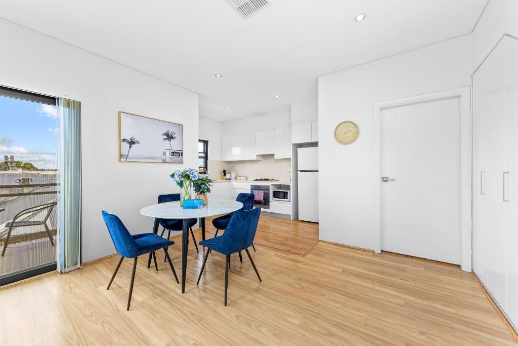 NEW 2 Bedroom APT in Heart of Campsie