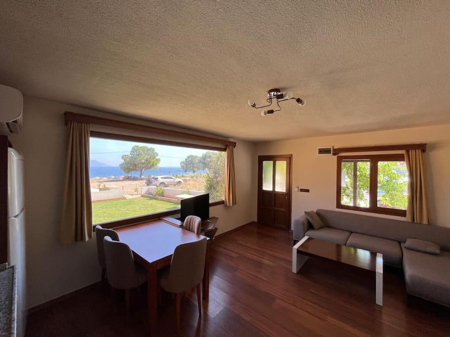 Two bedroom house by the sea in the village of Bodrum Mazı