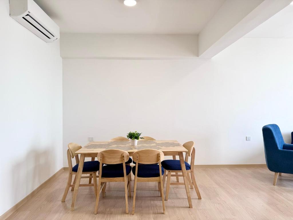 Seaview 2 bedroom apartment Mutiara Beach Resort by ISRA photo 2