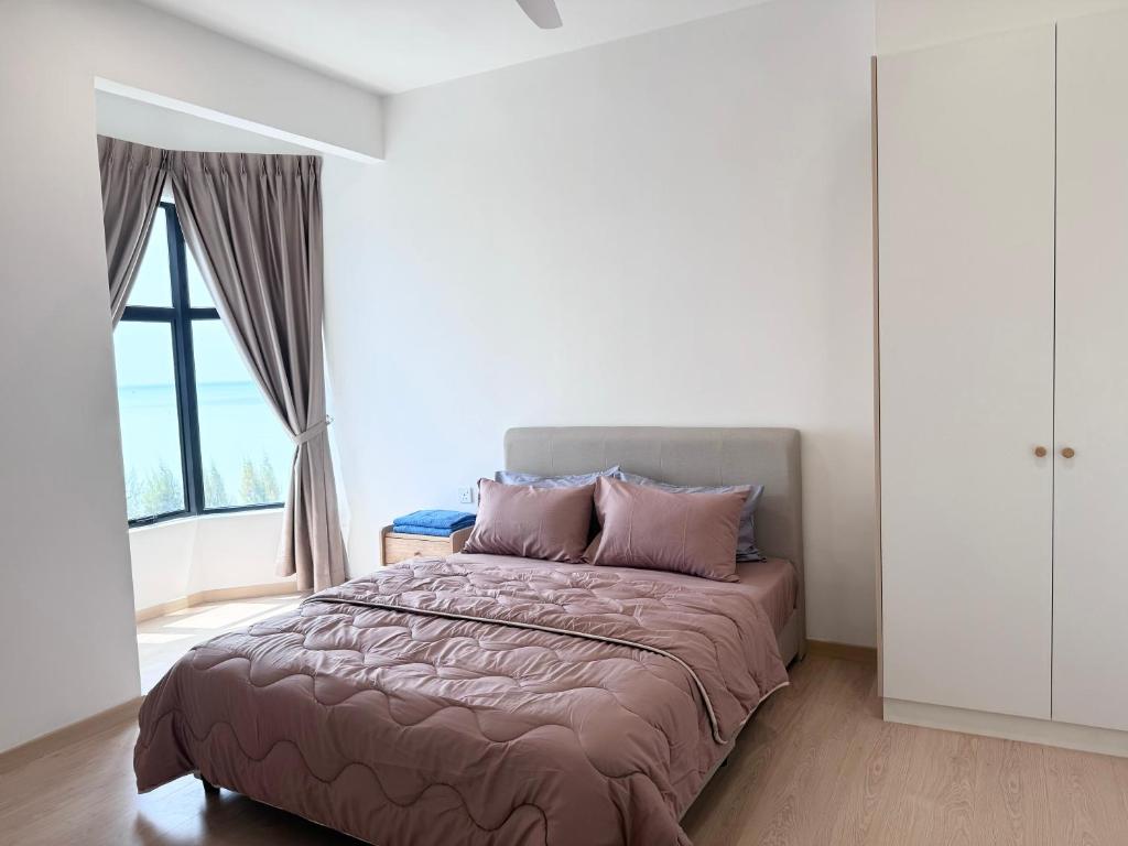 Seaview 2 bedroom apartment Mutiara Beach Resort by ISRA photo 4