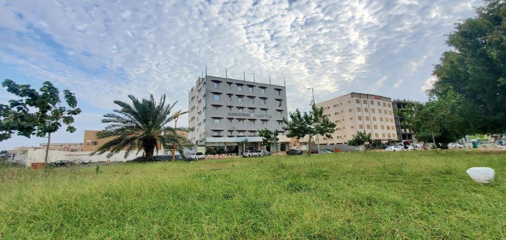 Seasons Apartments