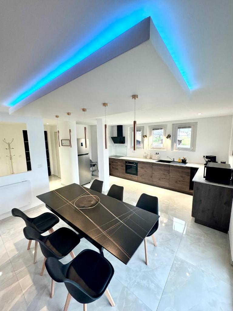 Appartement spacieux et lumineux - 10 personnes - entre lacs et montagnes photo 4