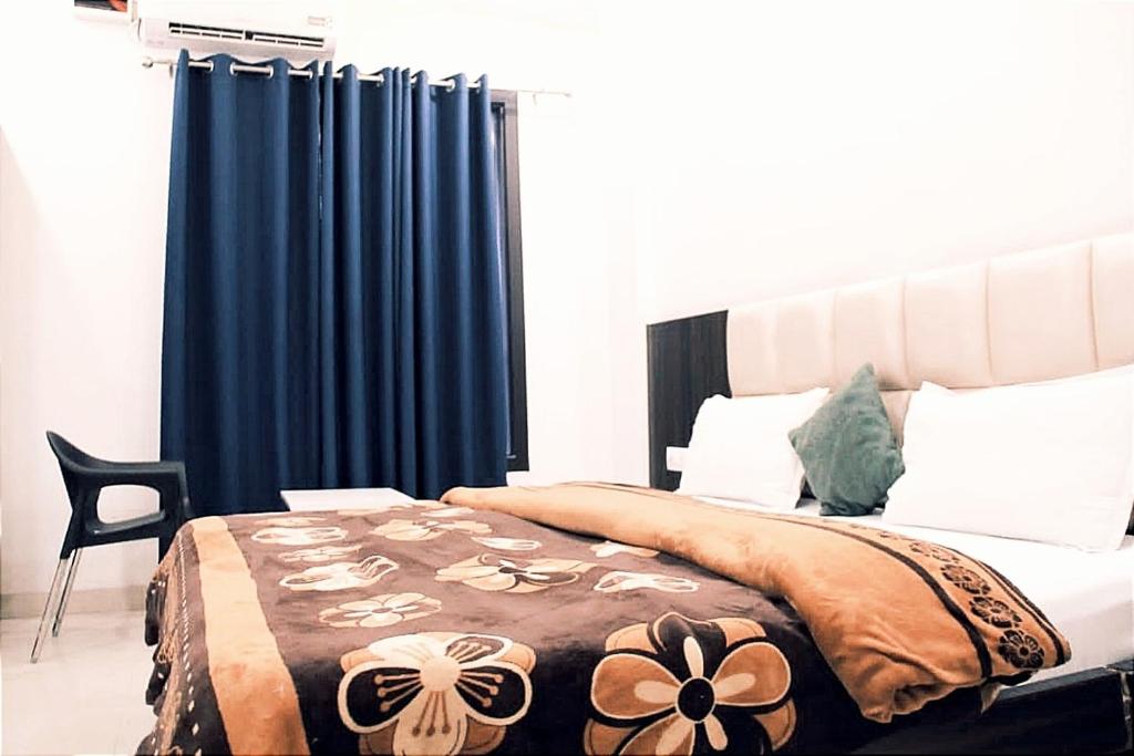 HOTEL NOOR RESIDENCY -- Golden Temple Market -- High Rated Hotel photo 2