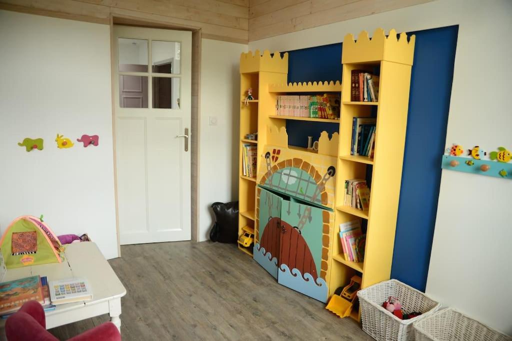 Vaste Maison de 300 m2 en forme de bateau pour 15 L'Iliade photo 4