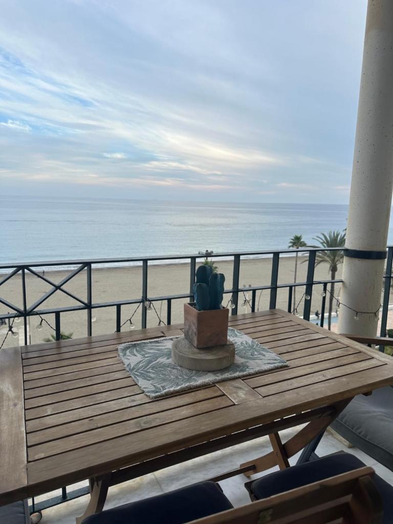 Pepe Beach Vista al Mar Apartment Estepona photo 3