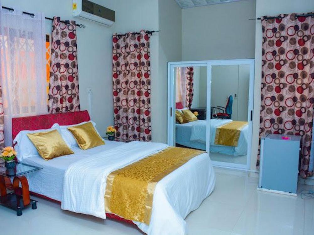 Westernbay Apartment photo 4