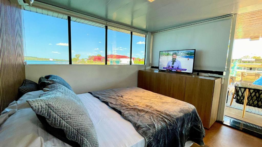 WTS HOUSE BOAT photo 2