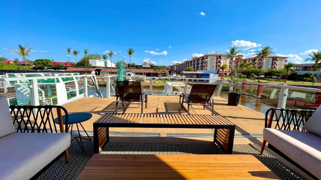 WTS HOUSE BOAT photo 4