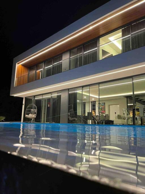 Villa exclusiva con piscina infinity y jacuzzi! photo 1