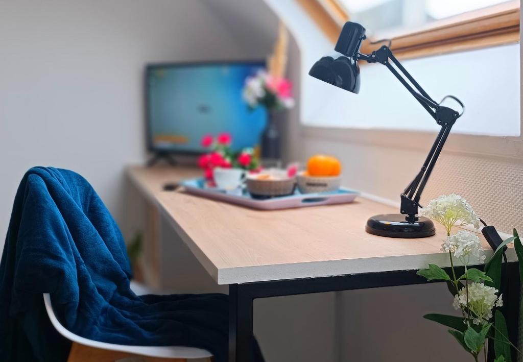 Appartement Tout équipé en Hyper-Centre avec Parking Privé et Gratuit - Vue sur la Ville et Château de Caen photo 4