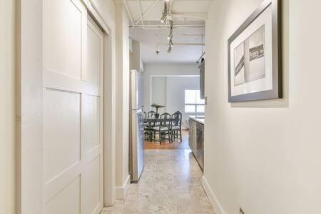 The Executive Loft - Walk to Sanford Stadium photo 4