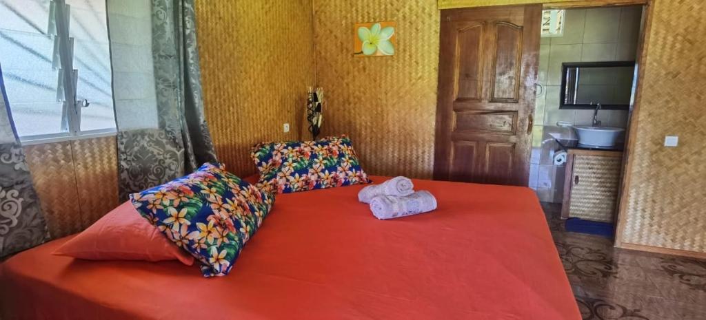 Rops Location Huahine bungalow premium photo 1