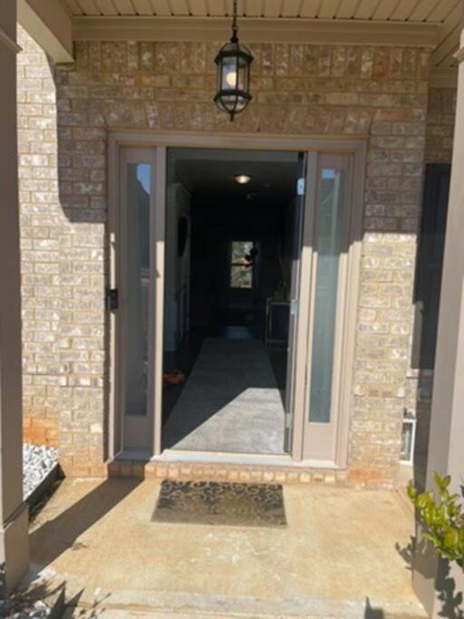 Lakefront 5BR New Home Relaxing and Peaceful photo 2