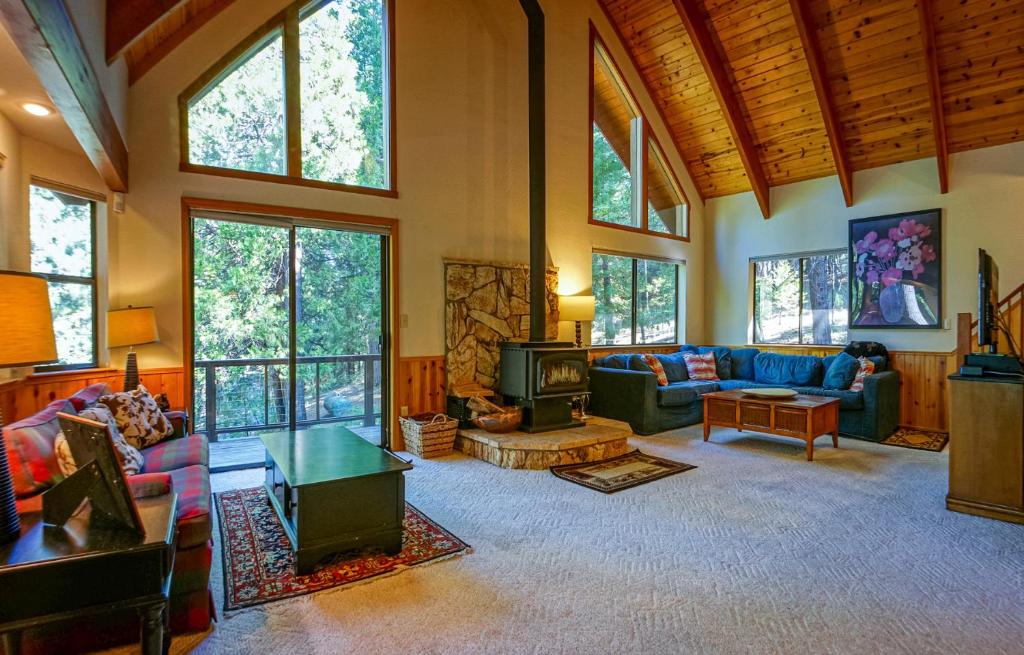 Lupine Lodge photo 3