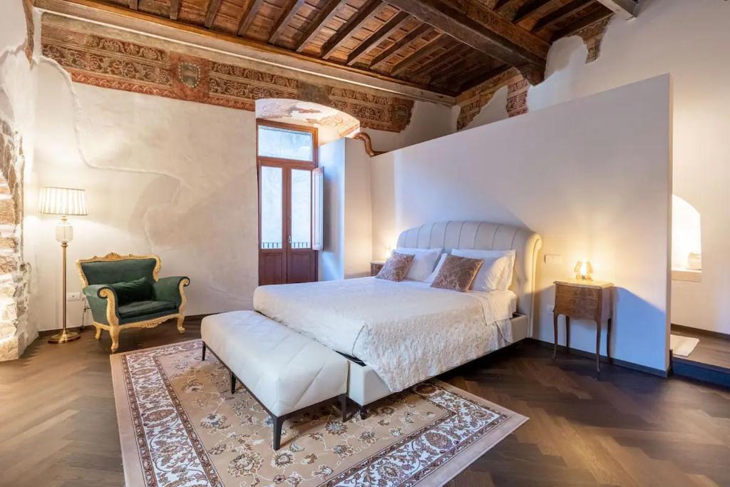 centro storico - LUXURY EXPERIENCE NARNI VINTAGE ÉLITE SUITE photo 3